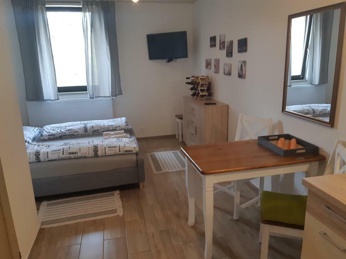 Pod Horou Lägenhet Stiavnicke Bane Exteriör bild